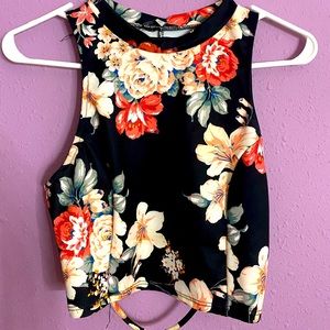 Women’s crop top size s/m